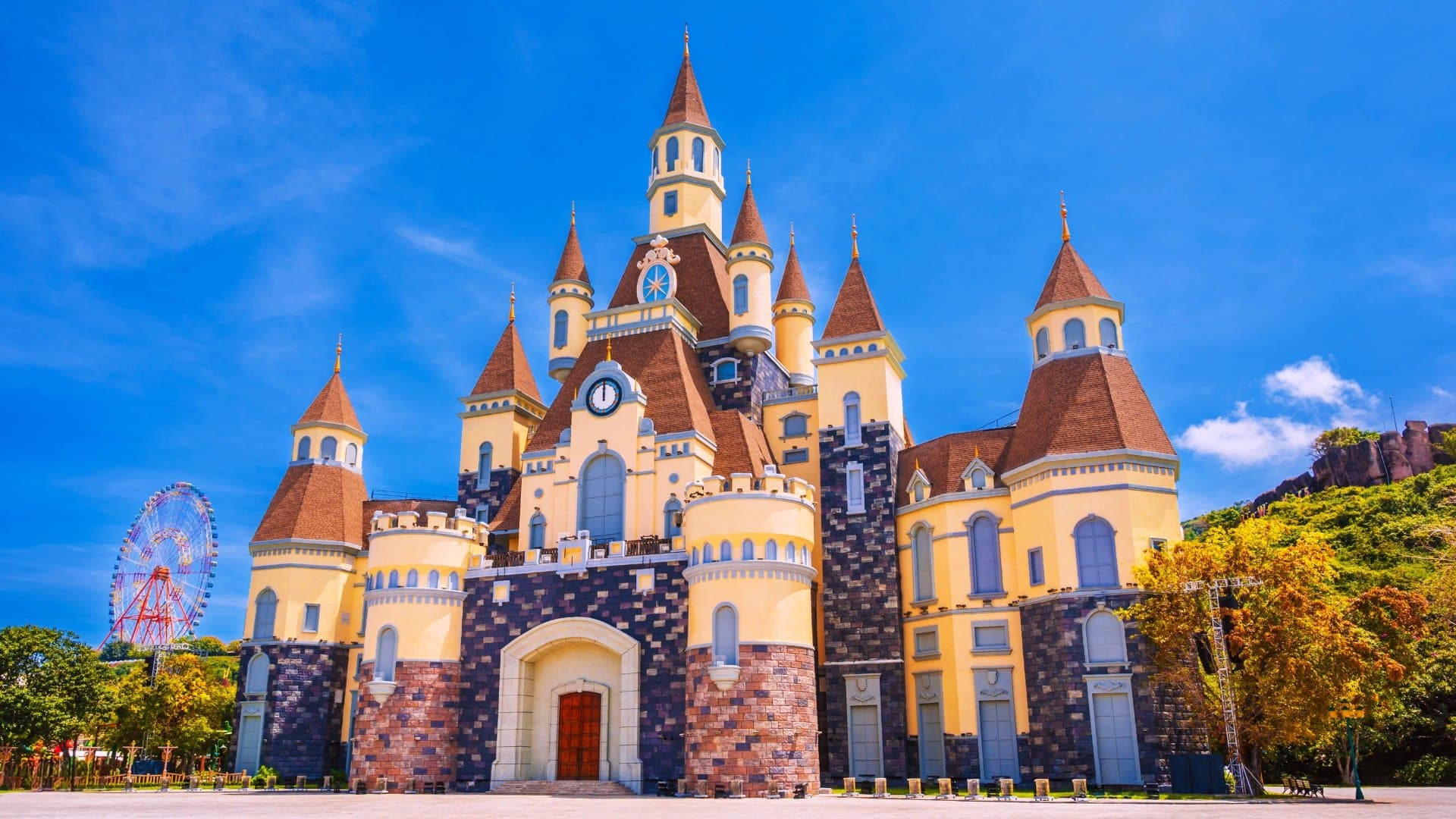 芽莊大教堂 Nha Trang Cathedral 哥德式法殖建築