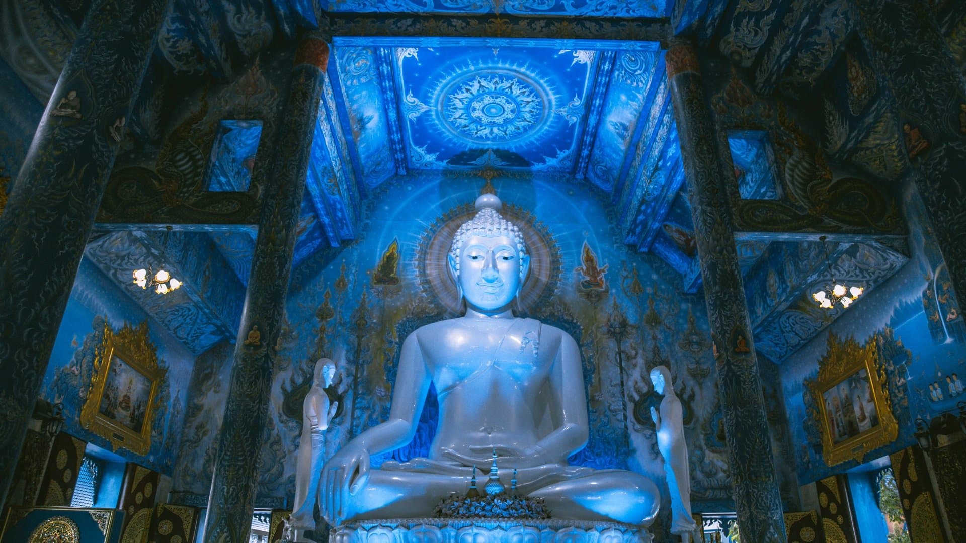 清萊藍廟 Wat Rong Suea Ten 藍色佛殿