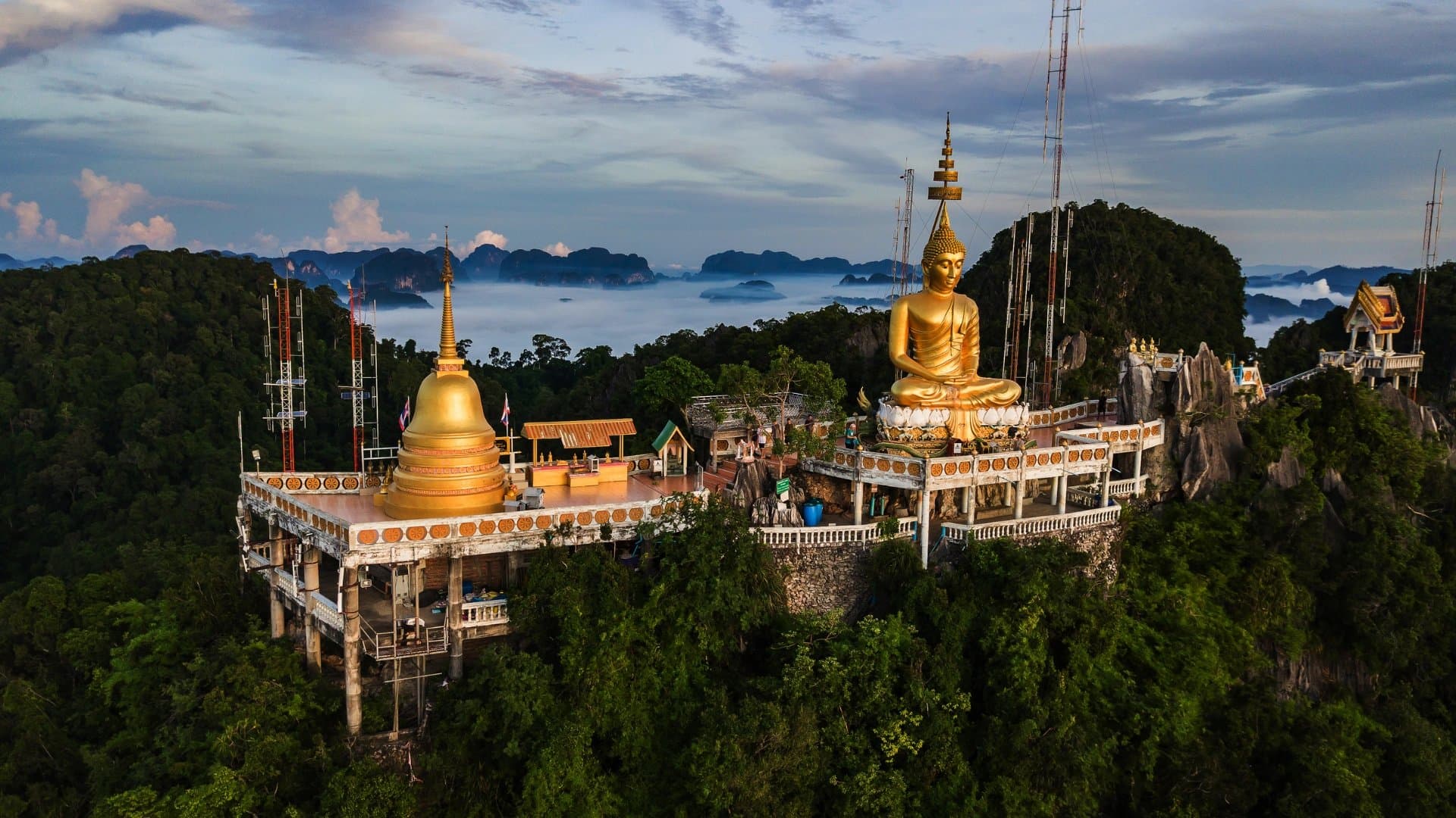 喀比老虎洞寺 Tiger Cave 山頂階梯全景